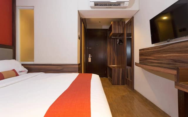 RedDoorz Plus near Blok M Square - photo 5