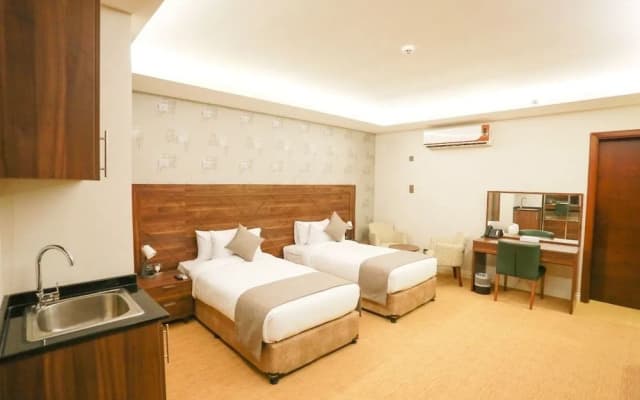 Oyyo Plaza Hotel - photo 5