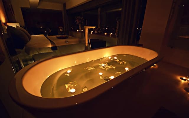 Sky Suite Hotel - photo 5