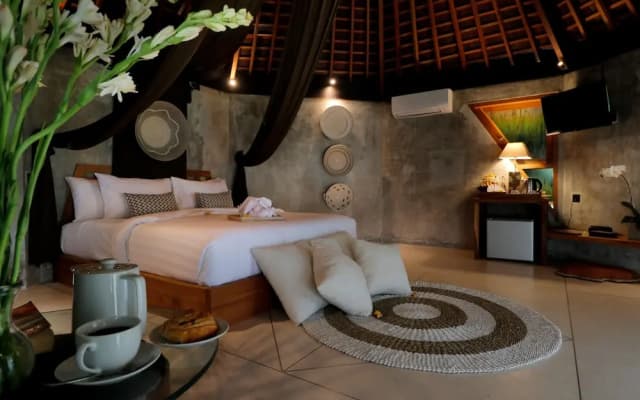 The Sender Pool Suite - photo 3