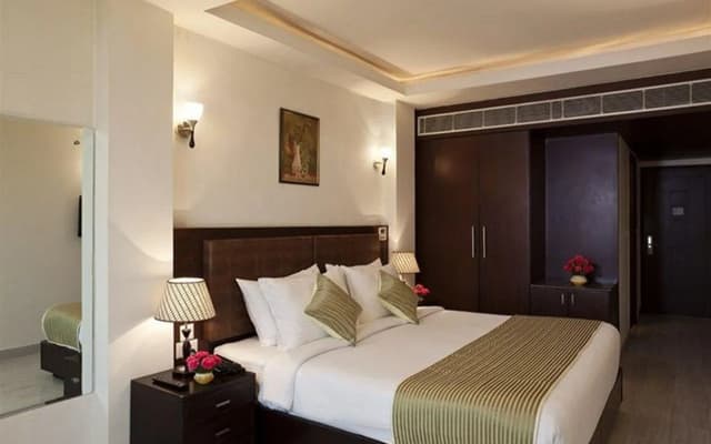 Hotel Saptagiri - photo 2