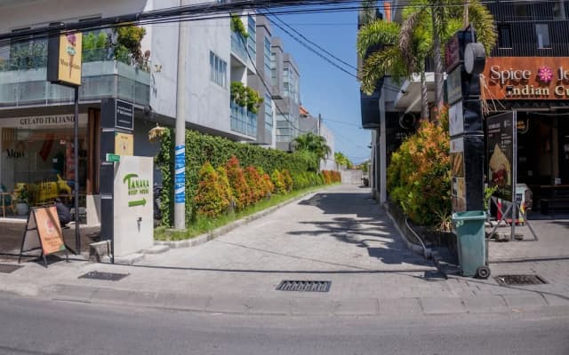 Tanaka Canggu Guesthouse - photo 2