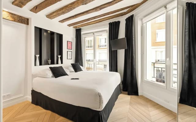 2bdr/5p Apartment au Centre de Paris in Downtown Paris - photo 4