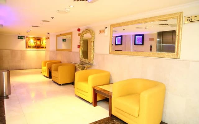 Saffron Hotel - photo 2