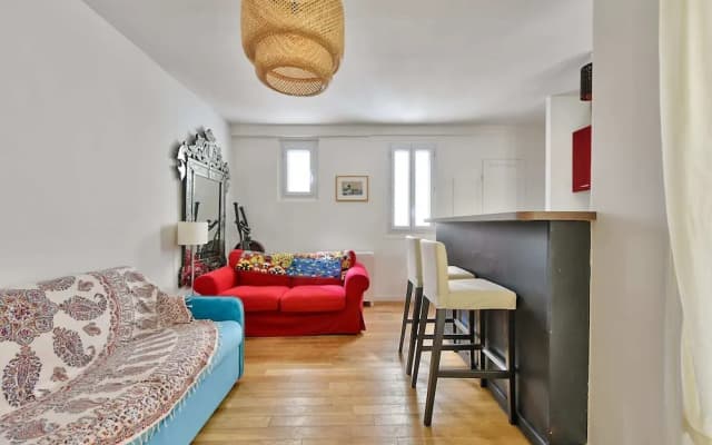Superb Apartment at the Foot of the Sacré-coeur - photo 3