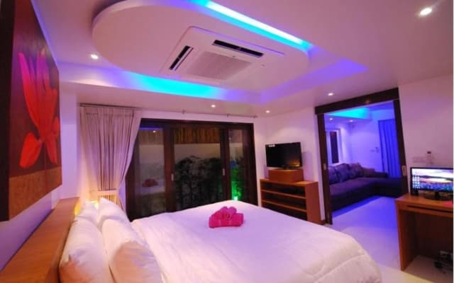 Villa Chok in beachfront villa resort - photo 5