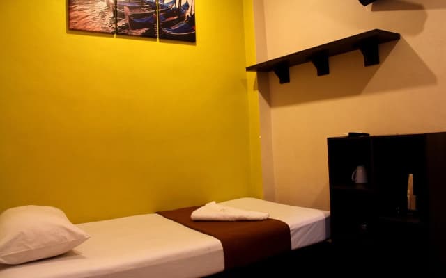 OYO 43927 Sassana Hotel (Sanitized Stay) - photo 3