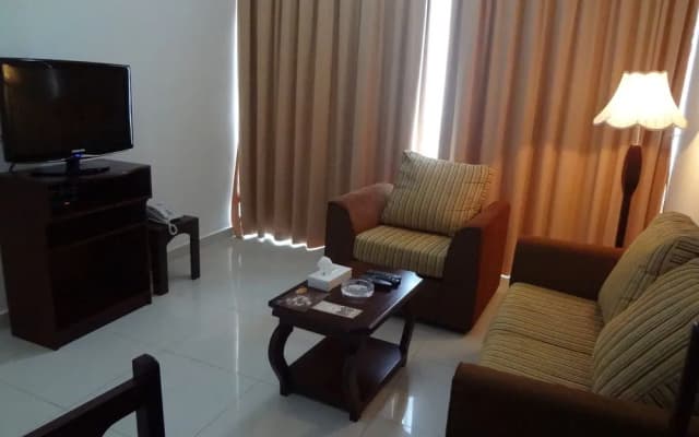 Ramee Royal Hotel Apartments - photo 4