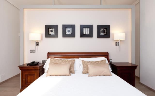 Hotel Villamadrid - photo 2