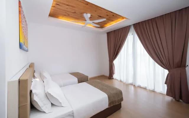 Sand Bay Resort Semporna - photo 2