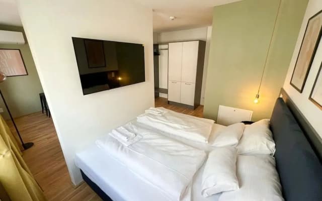 Premium Apartments with Air Conditioning - Dovers Yard - photo 5
