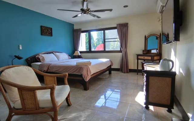 Barracuda Guesthouse - photo 2
