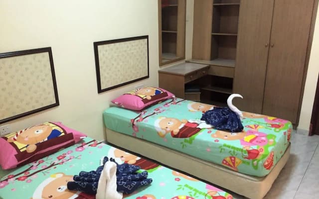 Teluk Batik Holiday Apartment - photo 5