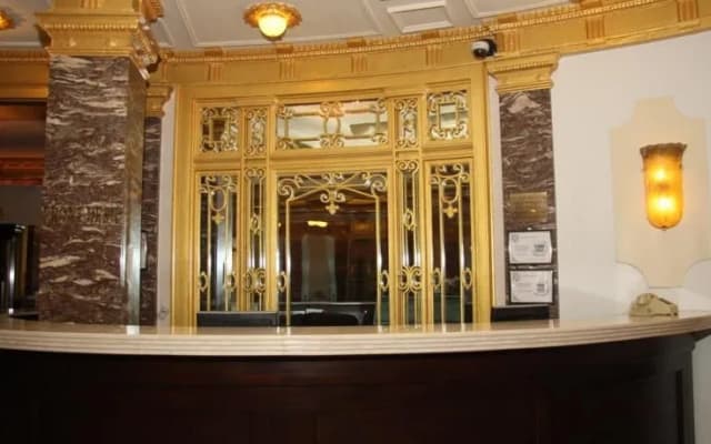 Imperial Court - photo 2