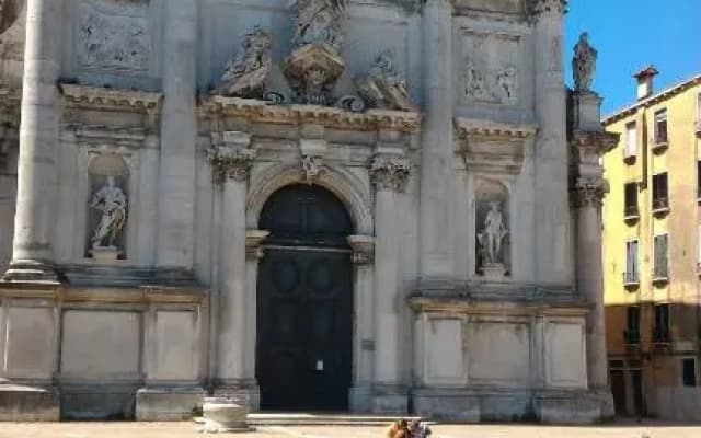 Love Island Venice - photo 3