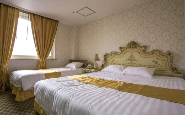 Kyungnam Tourist Hotel - photo 4