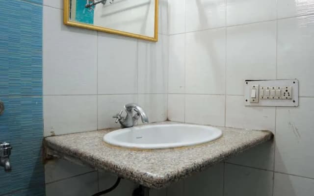 Swapnil International Hotel - photo 4