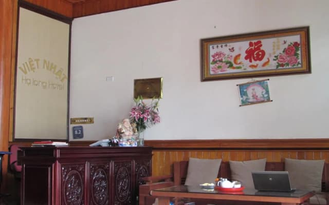 Viet Nhat Halong Hotel - photo 2