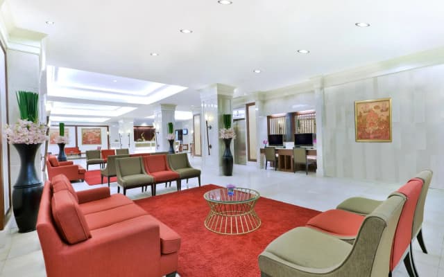 Centre Point Plus Hotel Pratunam - photo 2