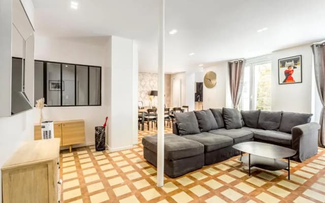 180 Suite Eden, Luxury Apt at Sacre Coeur - photo 2