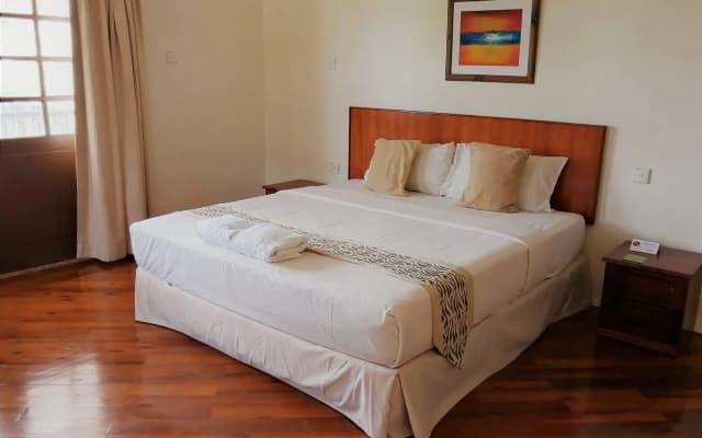 Tiara Labuan Hotel - photo 4