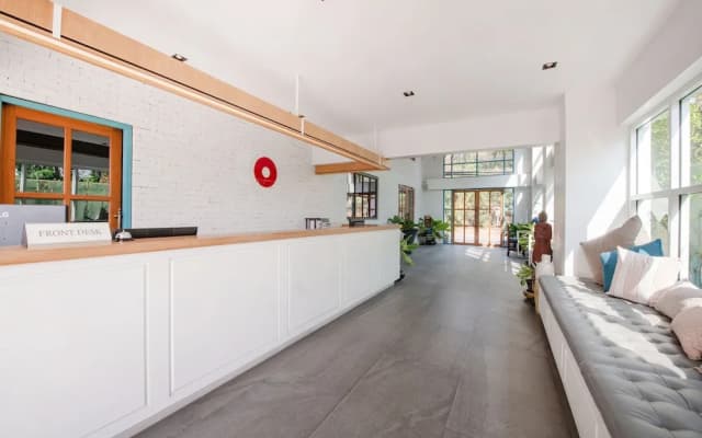 Blooming Hill Boutique Suites - photo 2