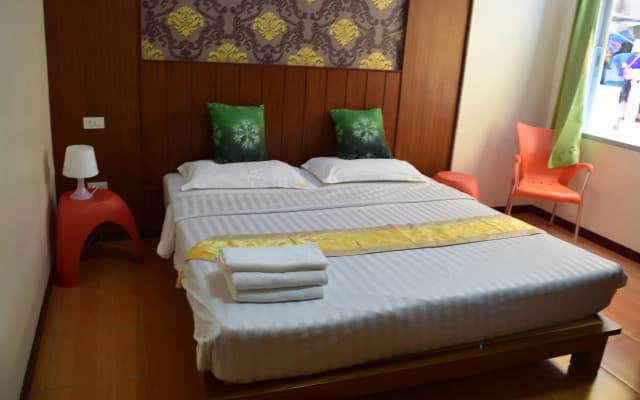 Phuket Iyh Express Hostel - photo 2