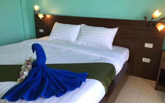 saithong guesthouse - photo 2