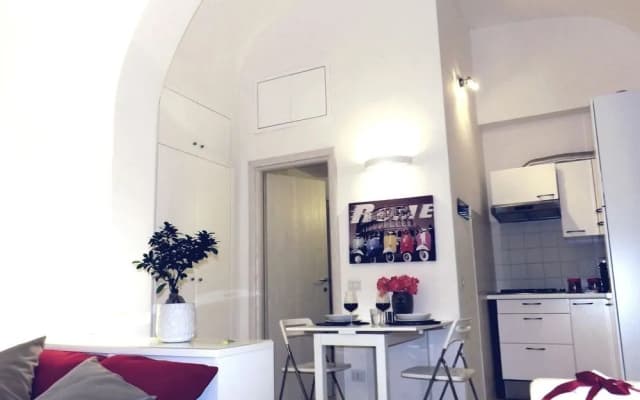 White Colosseo Victoria House - photo 5