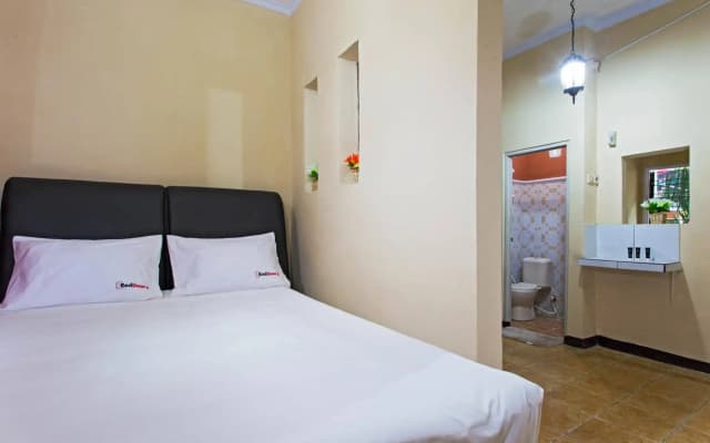 RedDoorz Pesanggrahan - photo 5