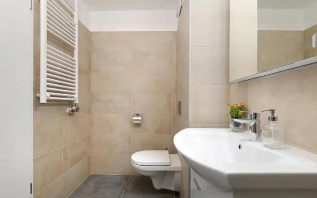 Silver Home Apartments - photo 2