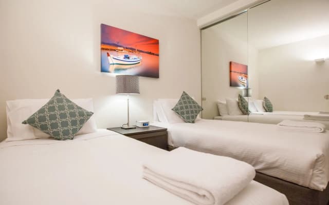 Melbourne SkyHigh Apartments - photo 4
