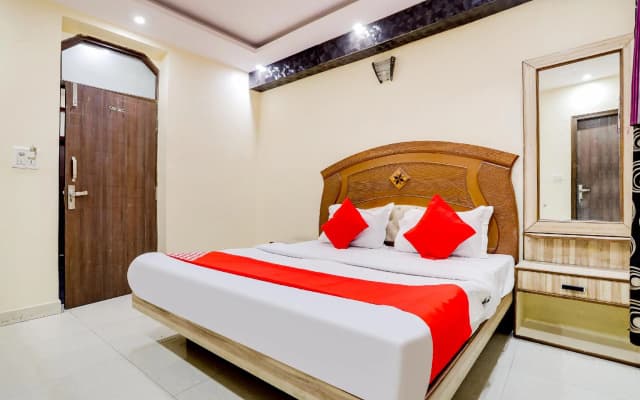 OYO 43141 Suraj Dx - photo 2