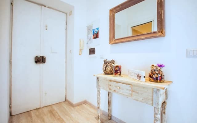 Romantic Flat With Large Terrace Close to S. Peter - photo 2
