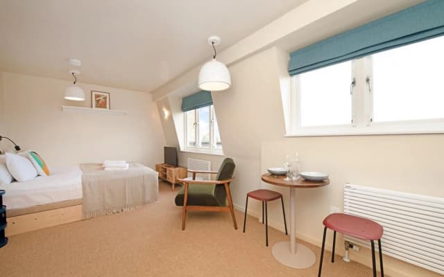 Bright Studio in Historic Camden Terrace - photo 2