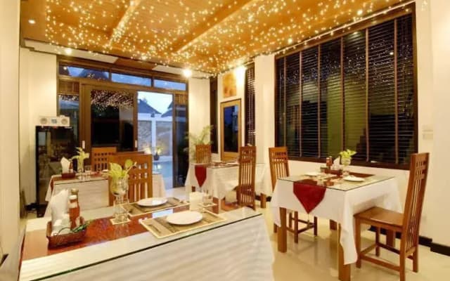 Xyza Villa Hotel - photo 5