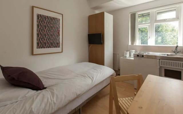 Thirsk Road Studios by EveryWhere to Sleep London - photo 4