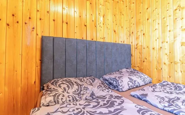 Stylish 3BR Apt Outdoor Space Sleeps 8 - photo 3