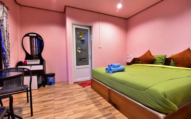 Chomlay Room & Restaurant - photo 4