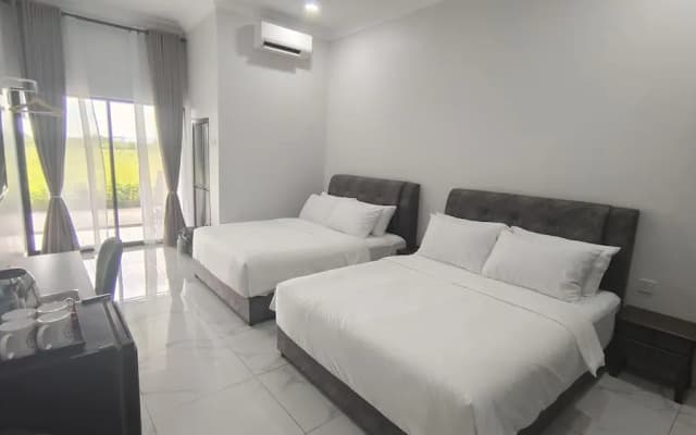 Paddy Villea Inn - photo 5