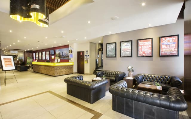 Nightcap at Shoppingtown Hotel - photo 2