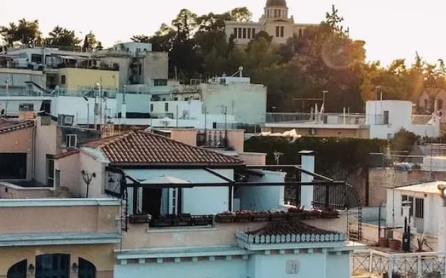Unique Sunlit House Overlooking the Acropolis - photo 3
