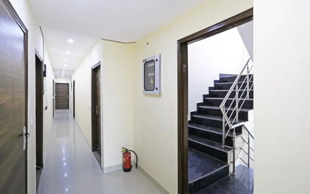 Hotel Mannat02 - photo 2