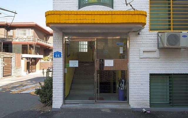 Hongdae Lazyfox Den Hostel - photo 5
