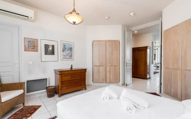 Large 2 Bdrs Downtown - 6 pax & AC - photo 5