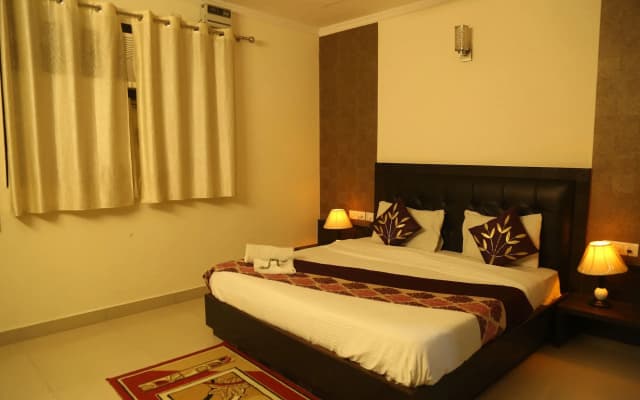 Anantkoti Hotel - photo 4
