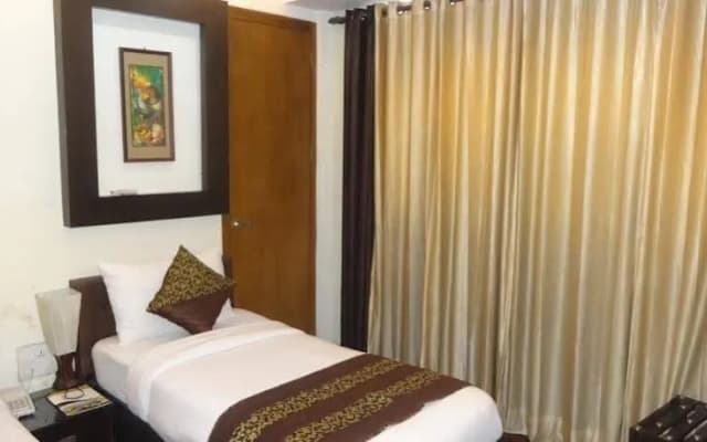 Hotel The Rohit - photo 4
