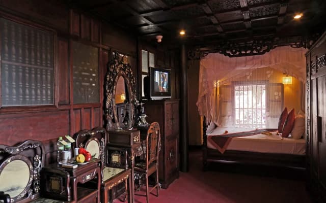 Vinh Hung 1 - photo 3