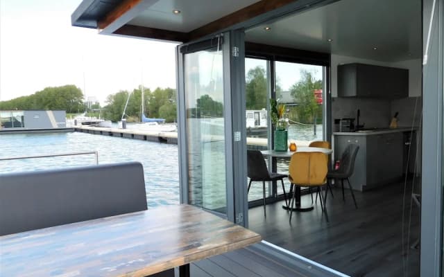Houseboat Schellingwouderdijk - photo 5