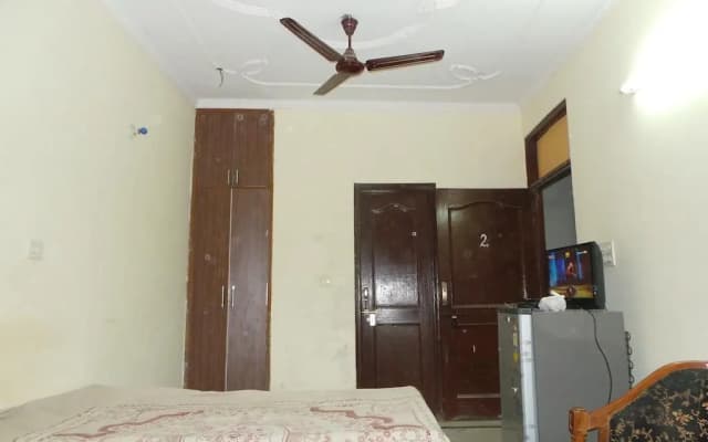 Indu Pg House - photo 3
